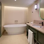Duo Lisbon, Curio Collection By Hilton Hotel
