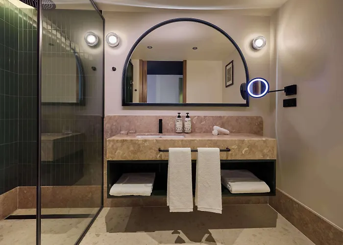 Duo Lisbon, Curio Collection By Hilton Hotel Lisboa