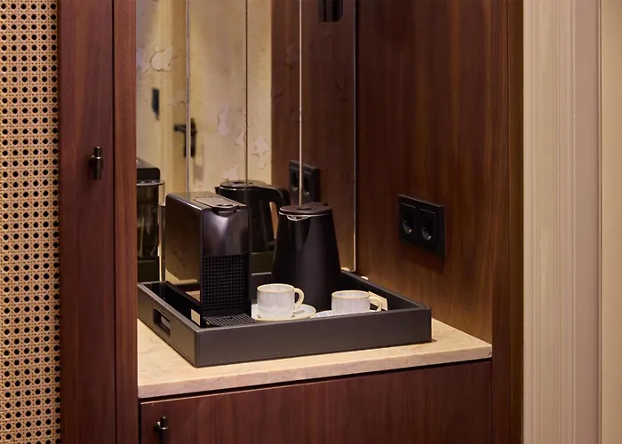 Duo Lisbon, Curio Collection By Hilton Lisboa