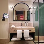 فندق Duo Lisbon, Curio Collection By Hilton