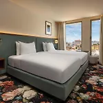 Duo Lisbon, Curio Collection By Hilton