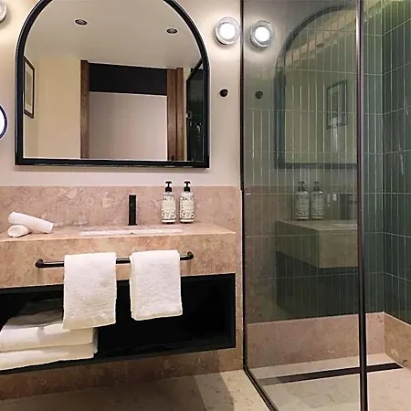 Ξενοδοχείο Duo Lisbon, Curio Collection By Hilton Lisboa