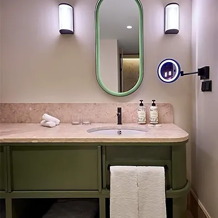 Hotel Duo Lisbon, Curio Collection By Hilton Lisboa