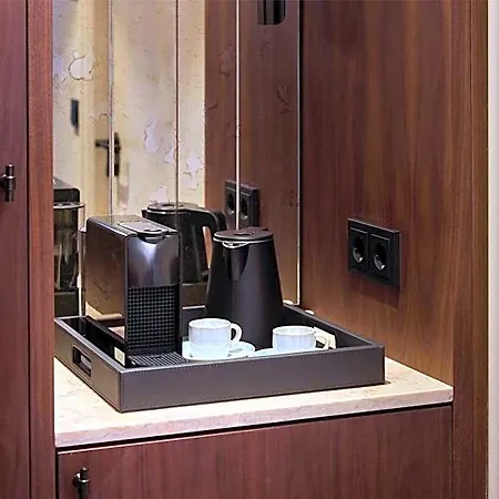 Duo Lisbon, Curio Collection By Hilton 4* Lissabon