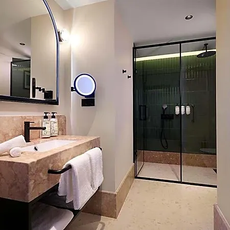 Duo Lisbon, Curio Collection By Hilton Hotel