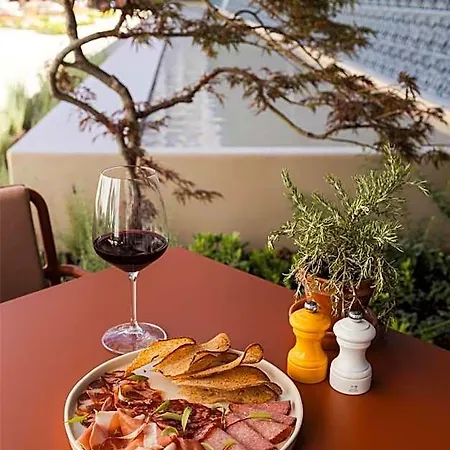 Hotel Duo Lisbon, Curio Collection By Hilton