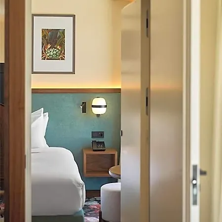 Duo Lisbon, Curio Collection By Hilton Lissabon