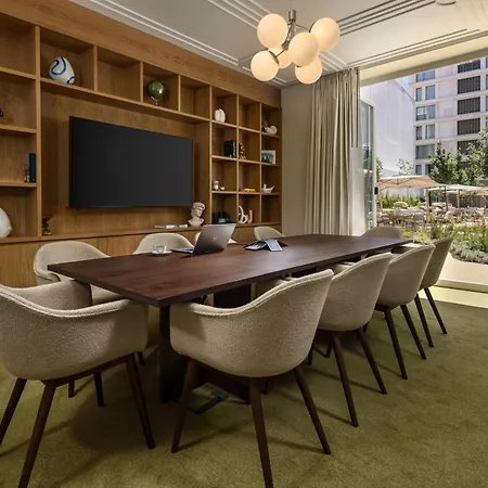 Duo Lisbon, Curio Collection By Hilton
