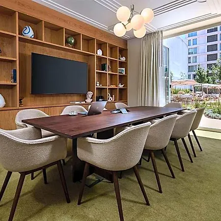Hotel Duo Lisbon, Curio Collection By Hilton 4*