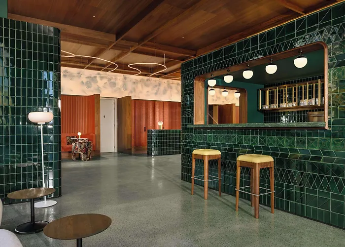 Duo Lisbon, Curio Collection By Hilton מלון