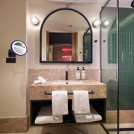 酒店 Duo Lisbon, Curio Collection By Hilton
