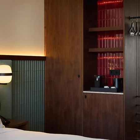 酒店 Duo Lisbon, Curio Collection By Hilton 4*