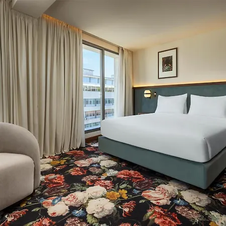 Hotel Duo Lisbon, Curio Collection By Hilton 4*