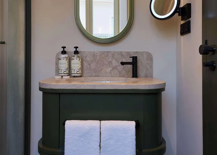 Duo Lisbon, Curio Collection By Hilton Otel